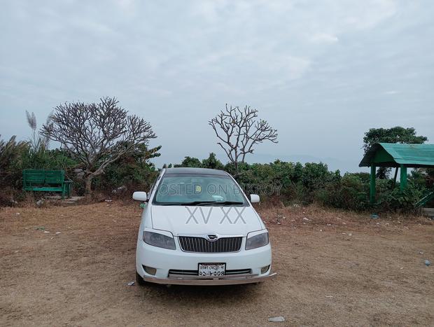 Toyota Corolla 2004 White