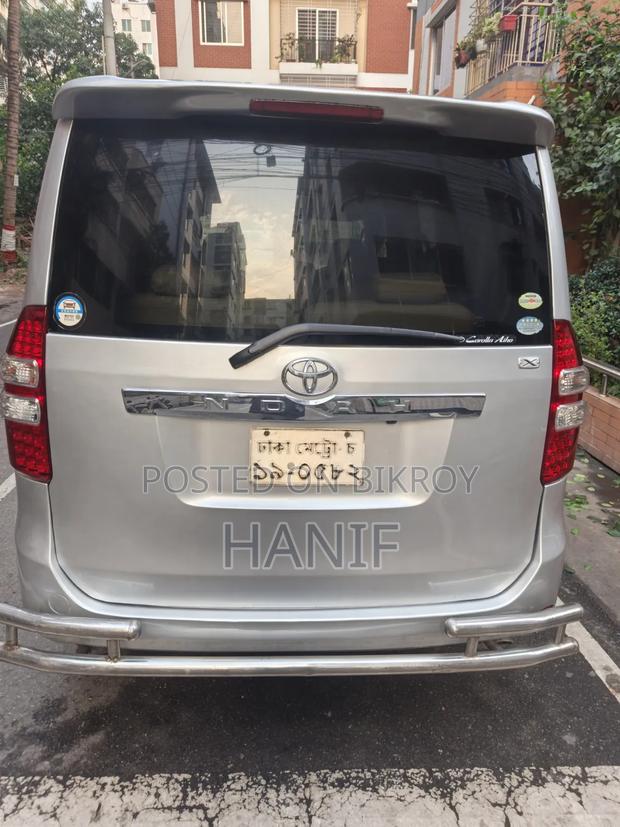 Toyota Noah 2011 Silver