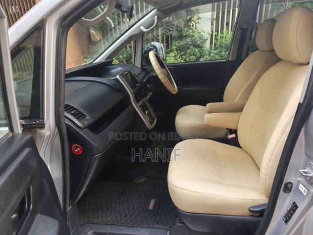 Toyota Noah 2011 Silver
