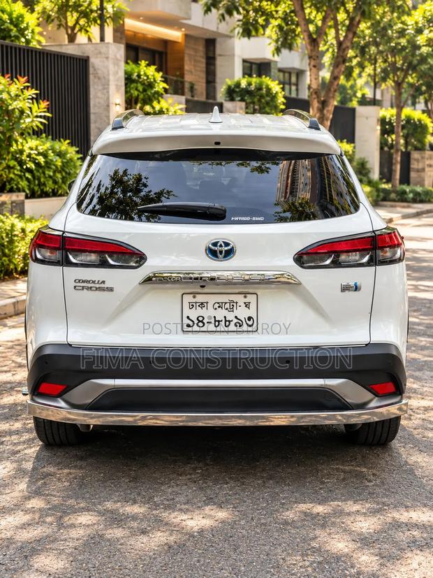 Toyota Corolla Cross 1.8 Hybrid AWD 2021 Pearl