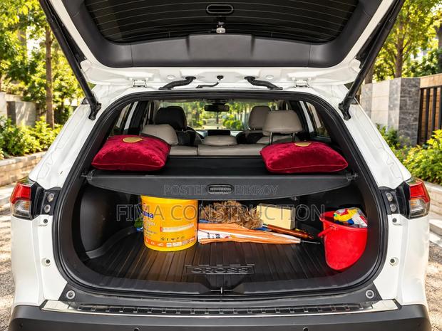 Toyota Corolla Cross 1.8 Hybrid AWD 2021 Pearl