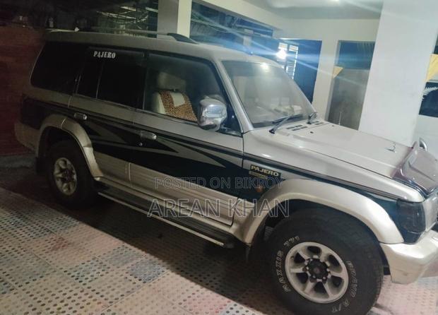 Mitsubishi Pajero 1995
