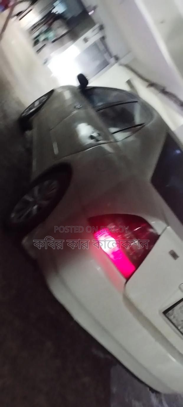 Toyota Corolla 2002 White