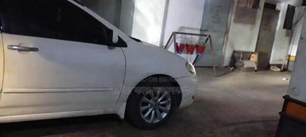 Toyota Corolla 2002 White