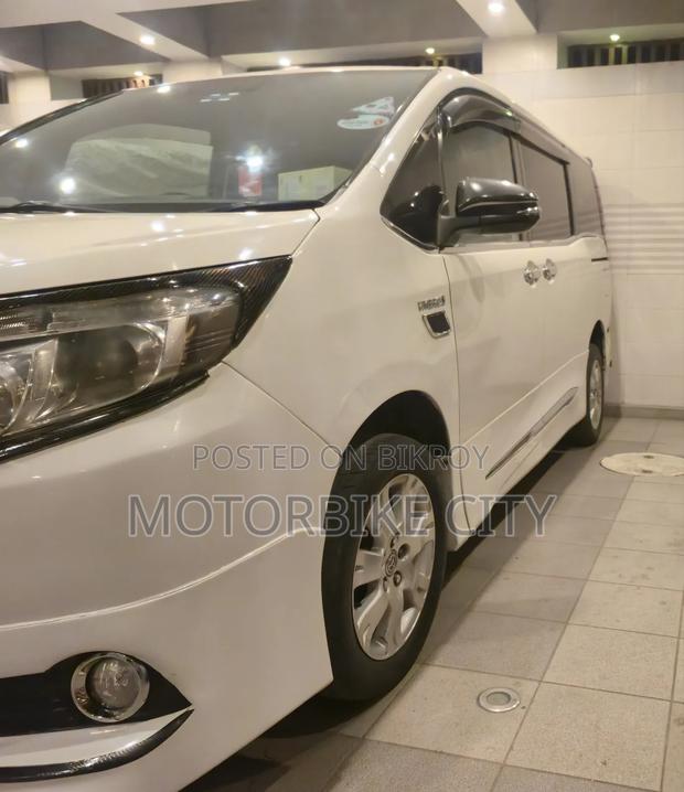 Toyota Noah 1.8 FWD Hybrid (7 seater) 2016 Pearl