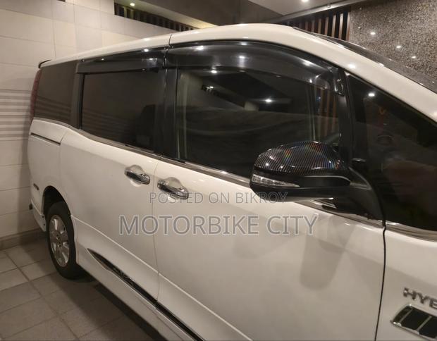 Toyota Noah 1.8 FWD Hybrid (7 seater) 2016 Pearl
