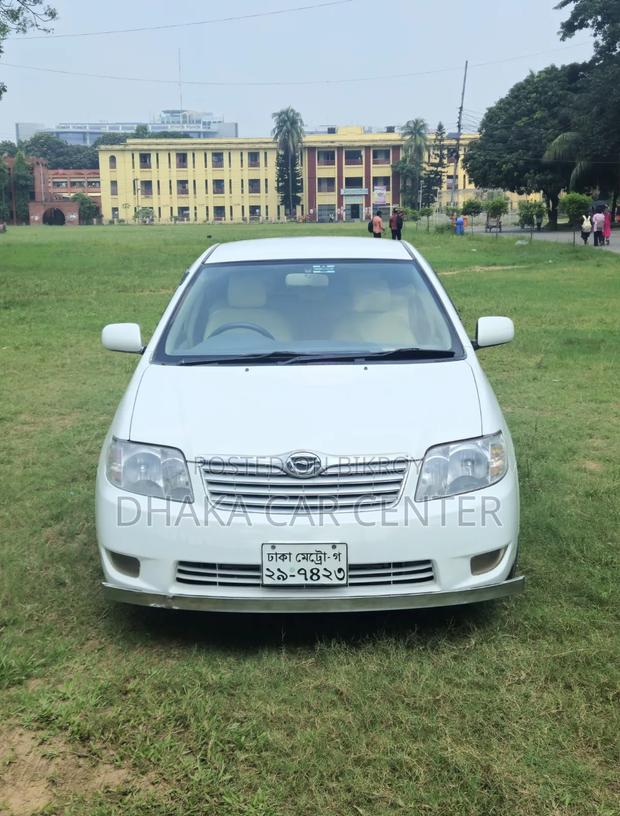 Toyota Corolla Sedan 2005 White