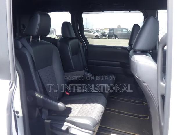 Toyota Noah 2022 Pearl