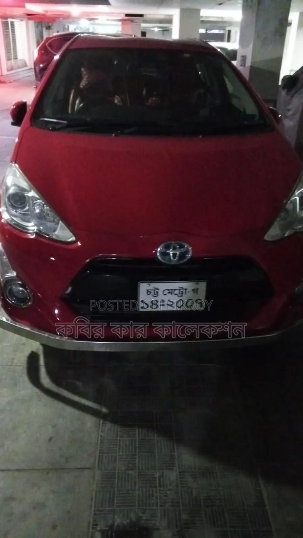 Toyota Aqua 2017 Red
