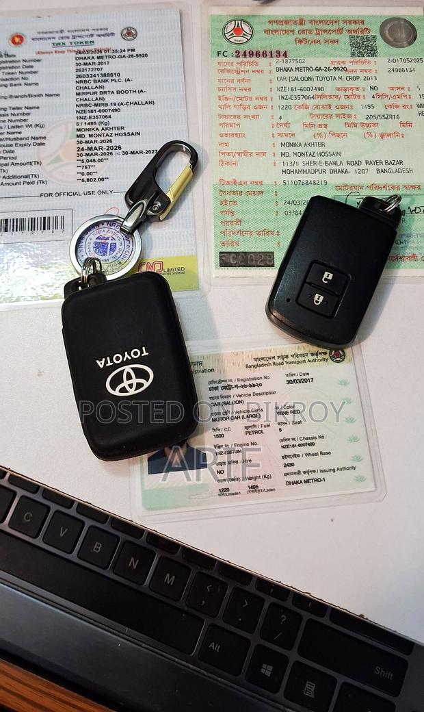 Toyota Auris 2013 Red
