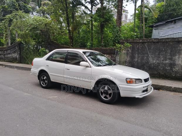 Toyota Corolla Automatic 1995 White
