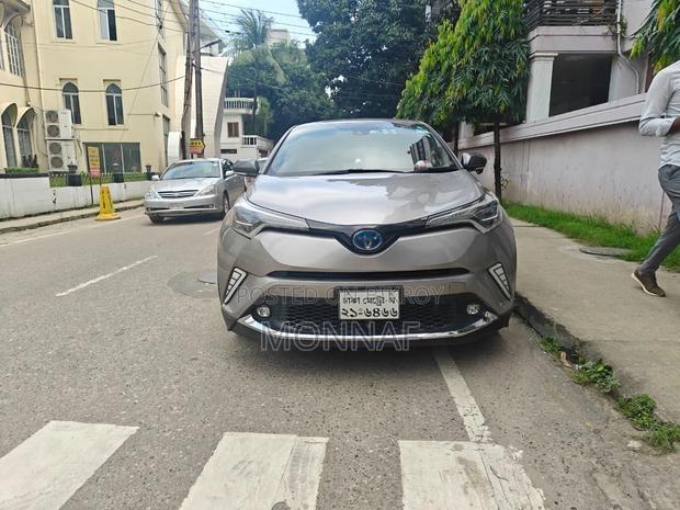 Toyota C-HR XLE Prermium FWD (2.0L 4cyl 2AM) 2018 Gray