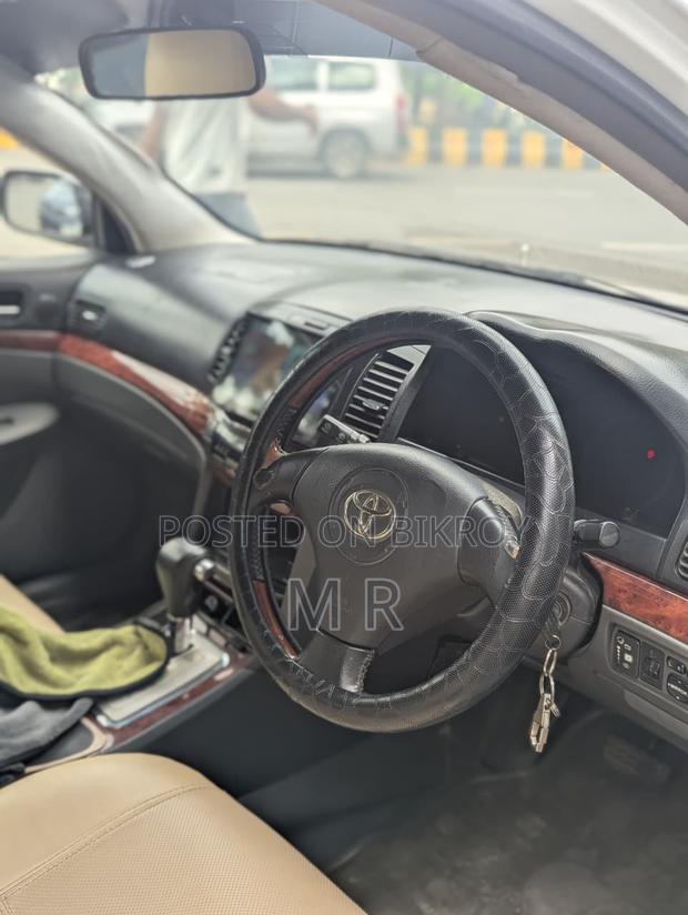 Toyota Corolla 2005 White