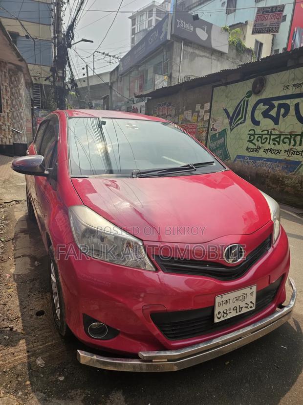 Toyota Vitz 1.3 FWD 5dr 2012 Pink