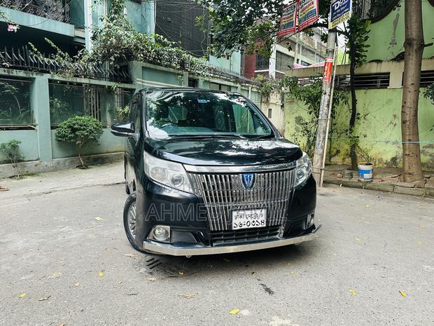 Toyota Esquire 2014 Black