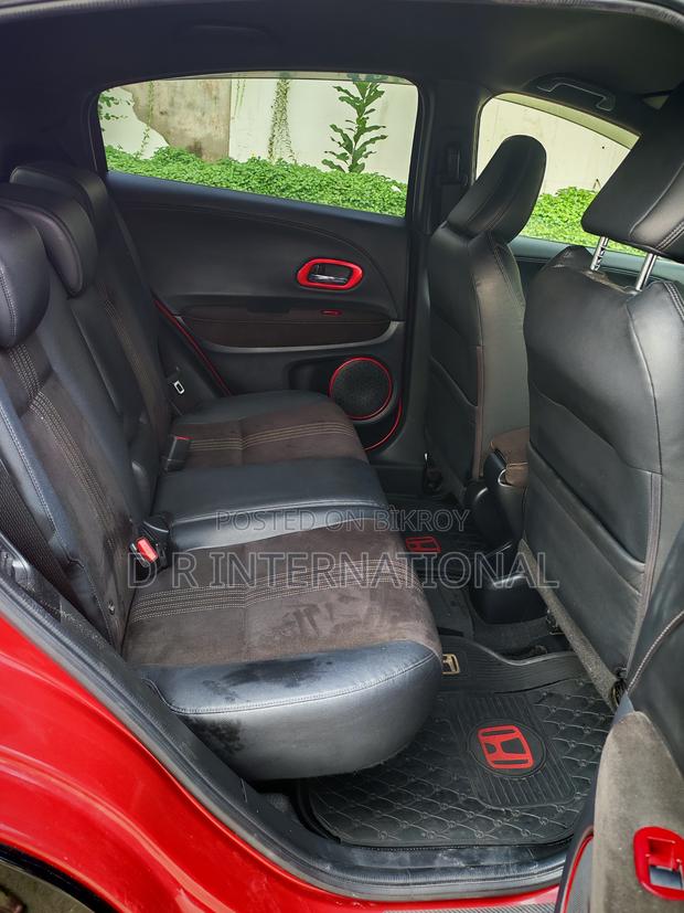 Honda Vezel 2018 Red