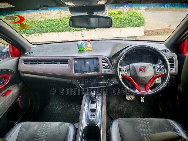 Honda Vezel 2018 Red