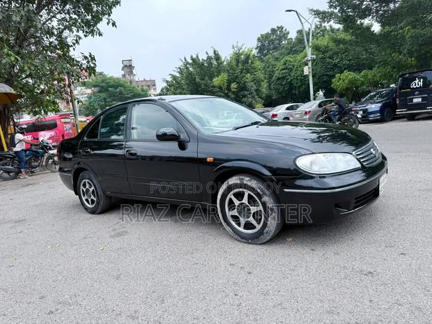 Nissan Sunny 2005 Black