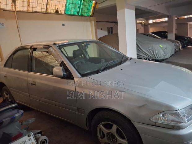 Toyota Carina 2000 Silver