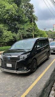 Toyota Esquire 1.8 FWD Hybrid (7 seater) 2017 Black for sale