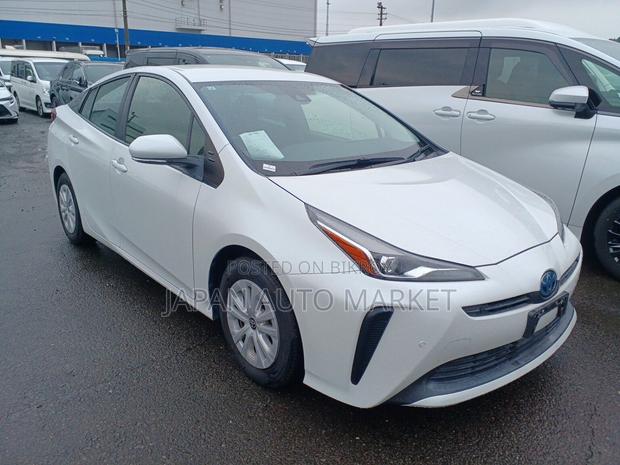 Toyota Prius 2021 Pearl