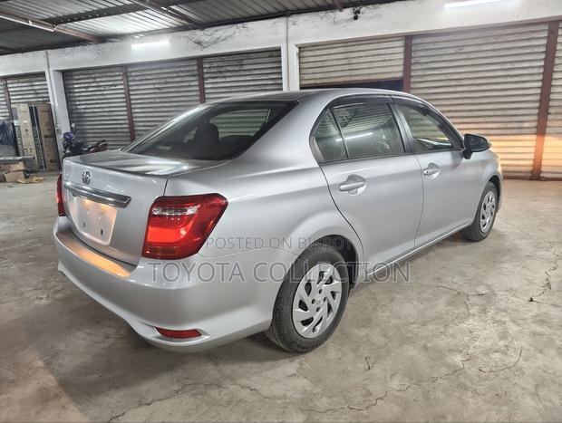 Toyota Axio 2021 Silver