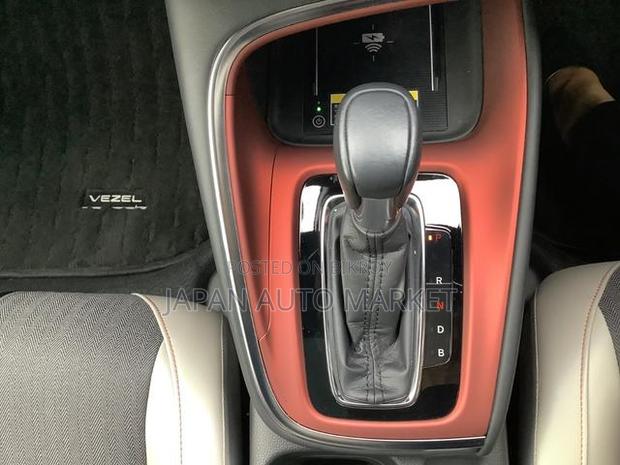 Honda Vezel 2022 Beige