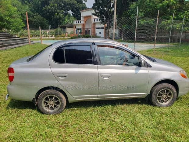Toyota Platz 1.0 FWD 2001 Silver