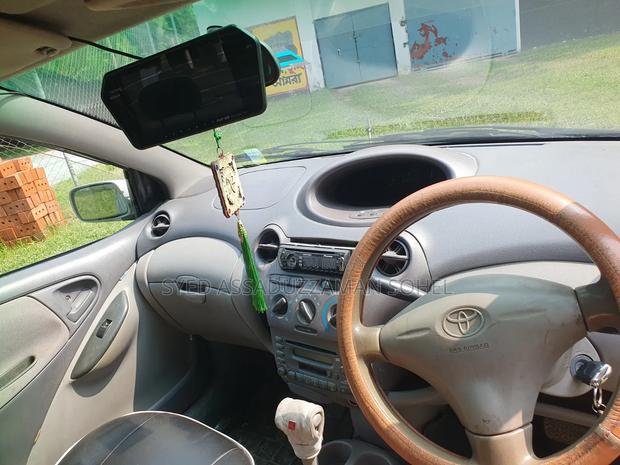 Toyota Platz 1.0 FWD 2001 Silver