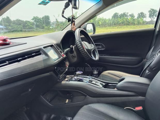 Honda Vezel 1.5 Hybrid 2WD 2015 Maroon