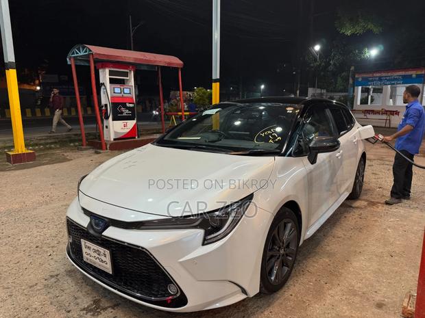 Toyota Corolla Touring WxB 2021 White