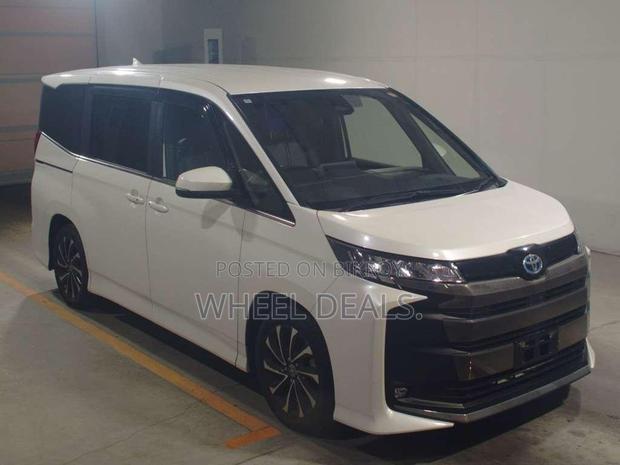 Toyota Noah 2022 Pearl