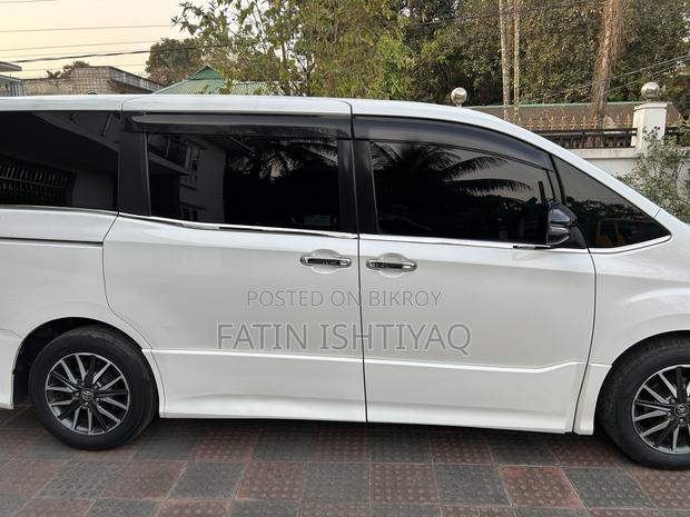Toyota Noah 2014 Pearl