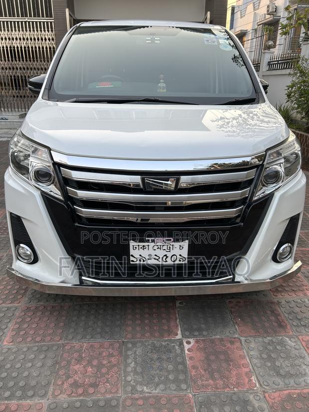 Toyota Noah 2014 Pearl