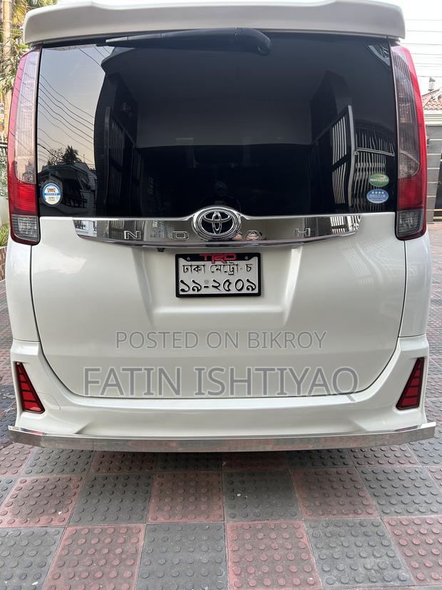 Toyota Noah 2014 Pearl