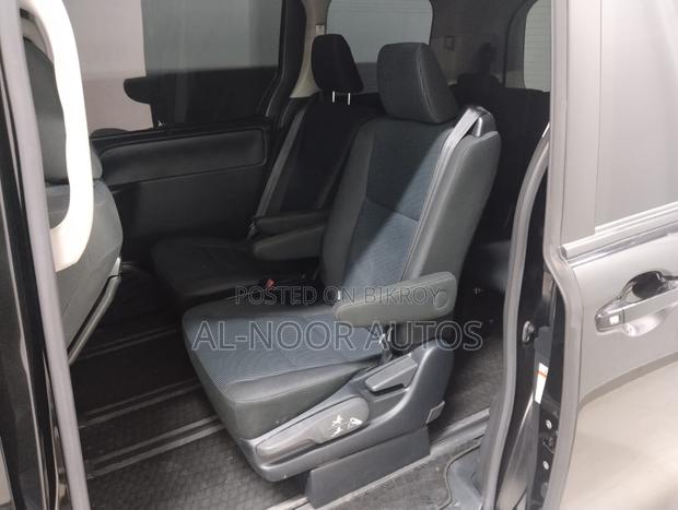 Toyota Noah 1.8 FWD Hybrid (7 seater) 2021 Black