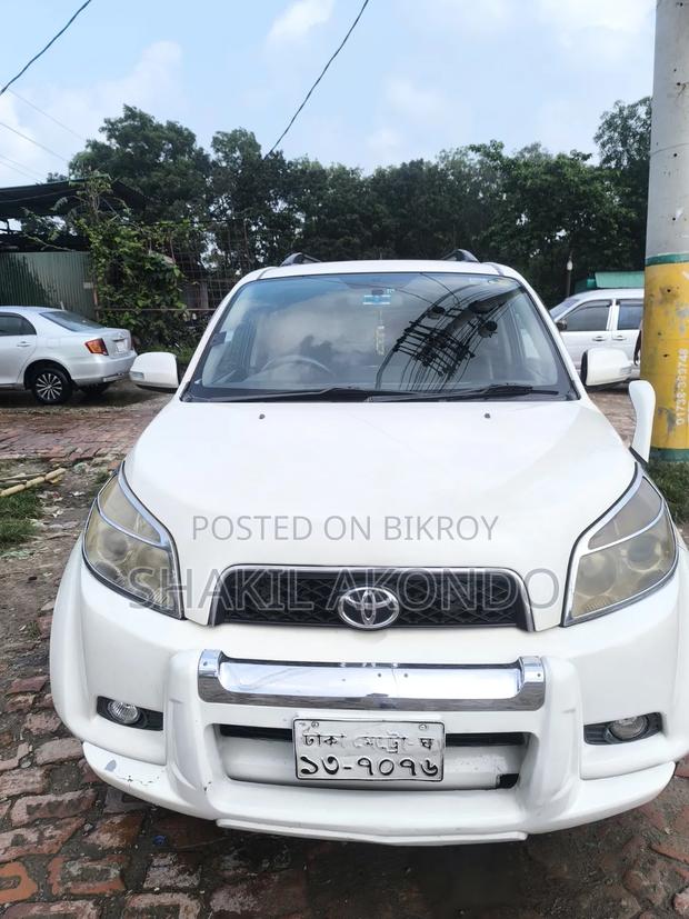 Toyota Rush 2006 White
