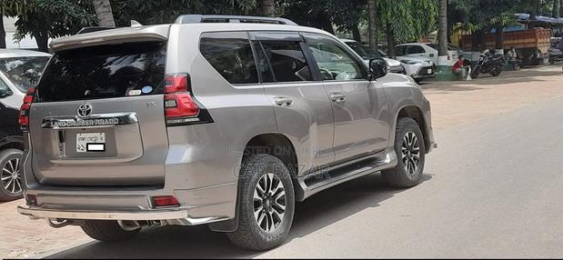 Toyota Land Cruiser Prado 2.7 2017 Brown