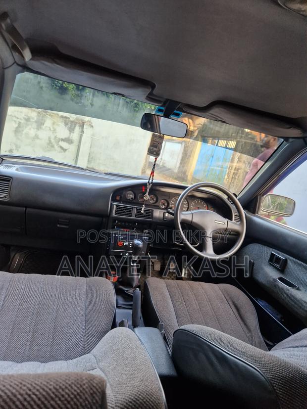 Toyota Corolla Sedan 1990