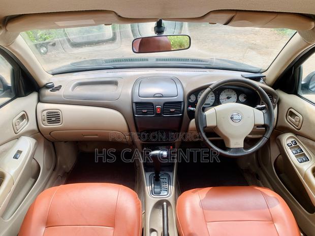 Nissan Sunny 2005 Green