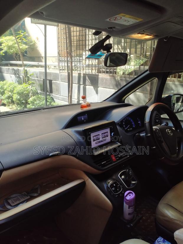Toyota Noah 1.8 FWD Hybrid (7 seater) 2014 Purple