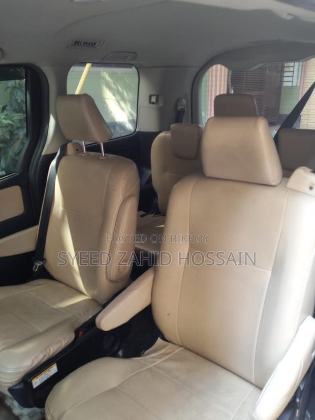 Toyota Noah 1.8 FWD Hybrid (7 seater) 2014 Purple