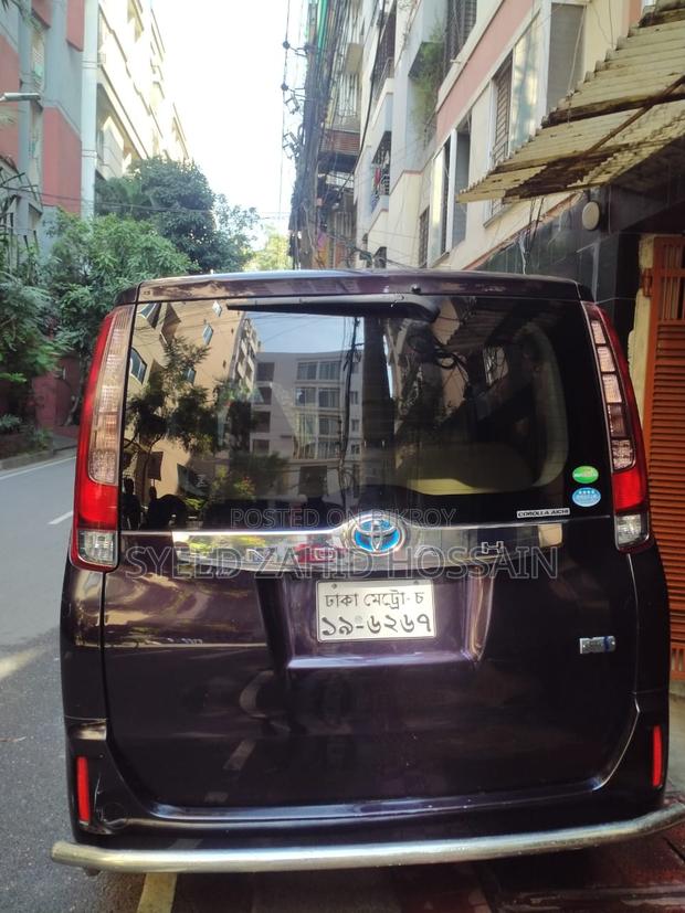Toyota Noah 1.8 FWD Hybrid (7 seater) 2014 Purple