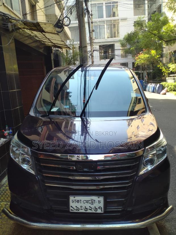 Toyota Noah 1.8 FWD Hybrid (7 seater) 2014 Purple