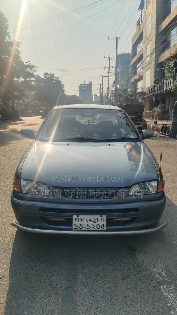 Toyota Corolla 1995 Gray