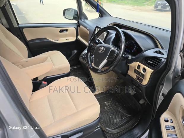 Toyota Noah 2014 Silver