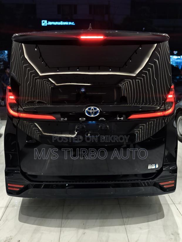 Toyota Noah 2022 Black