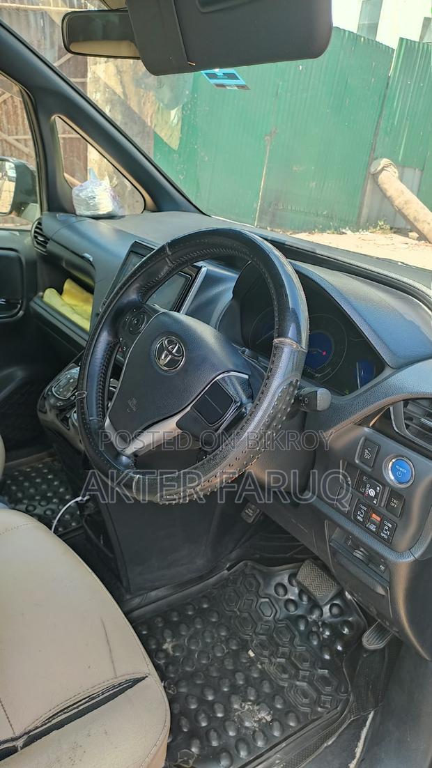 Toyota Noah 1.8 FWD Hybrid (7 seater) 2018 Black