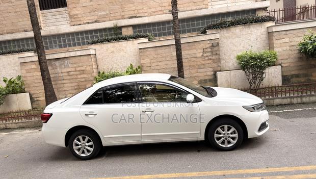 Toyota Premio 1.5 FWD 2020 Pearl