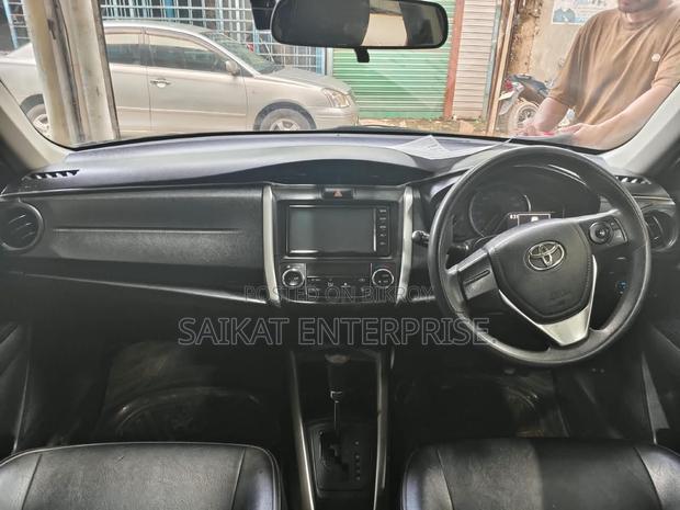 Toyota Corolla Fielder 1.5 Hybrid FWD 2020 Black